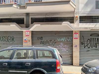 ...grandi negozi di detersivi non pi� attivi...